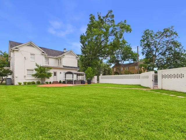 1521 S Chilton Avenue Tyler, TX 75701