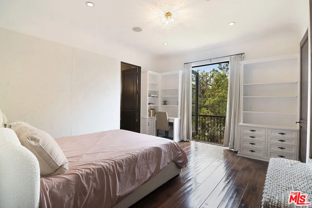 1221 Minorca Drive Pacific Palisades, CA 90272