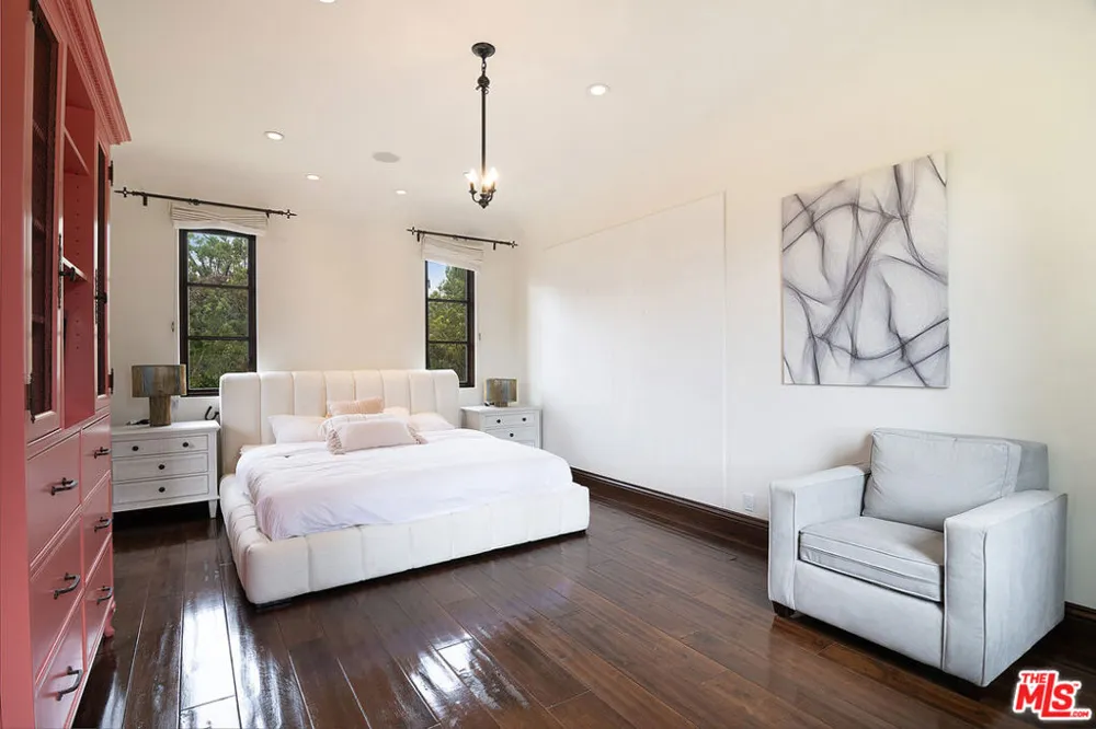 1221 Minorca Drive Pacific Palisades, CA 90272