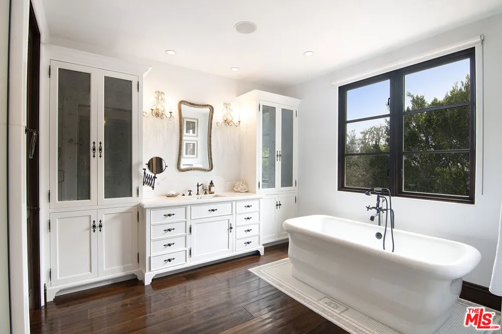 1221 Minorca Drive Pacific Palisades, CA 90272
