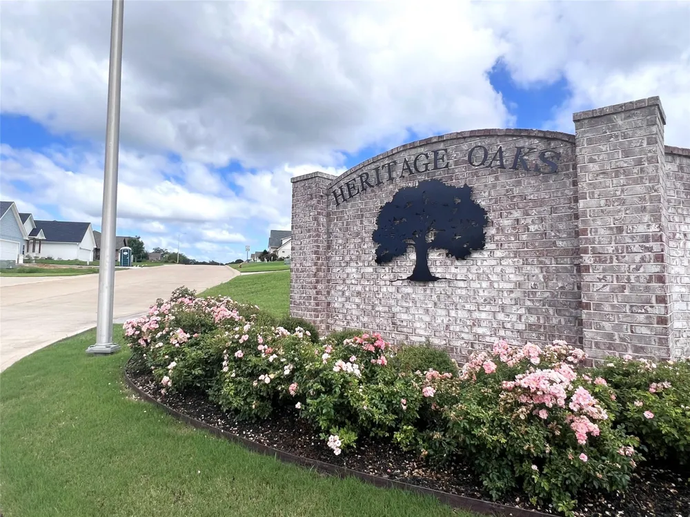 2423 Pecan Crossing Court Brenham, TX 77833