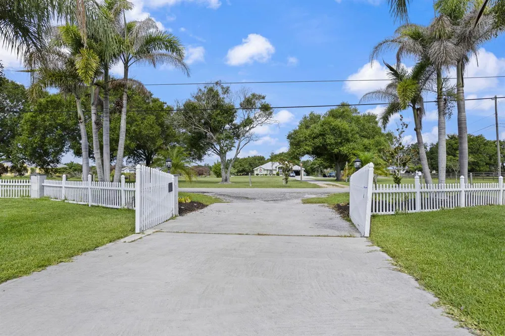 4800 Christensen Road Fort Pierce, FL 34981