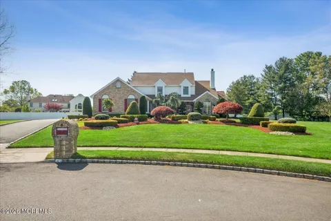 6 Bray Hollow Court