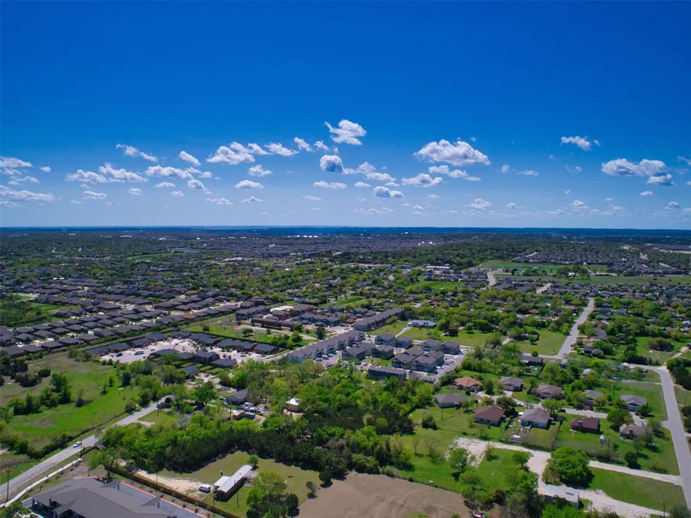 414 Lion Drive Leander, TX 78641