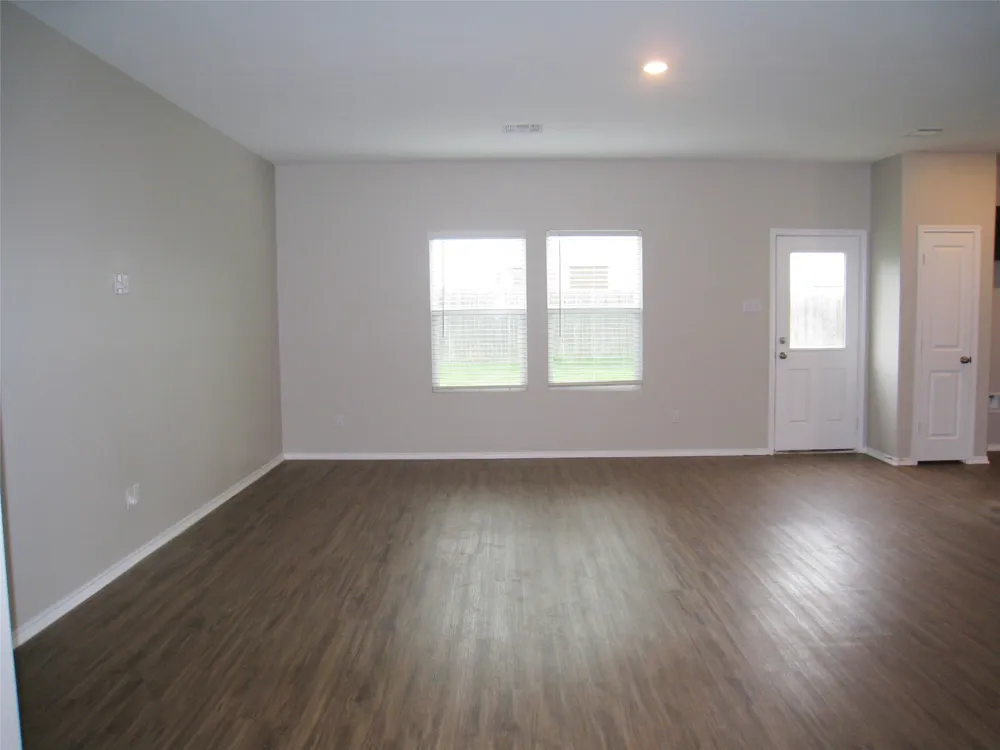 229 GEODE Glen Maxwell, TX 78656