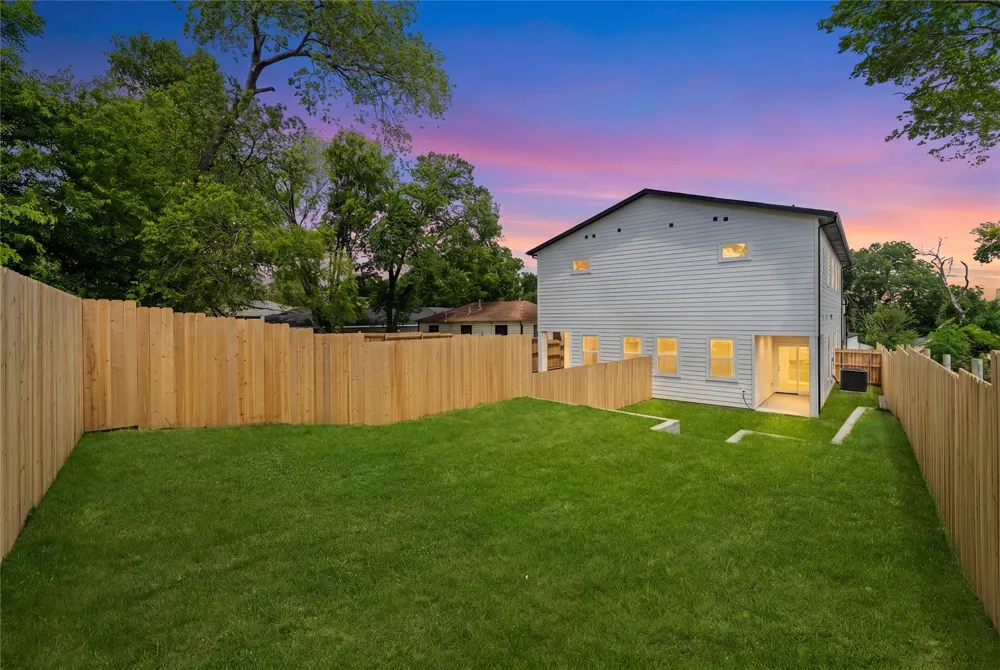 520 Woodbine Avenue Dallas, TX 75203