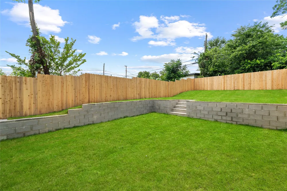 520 Woodbine Avenue Dallas, TX 75203