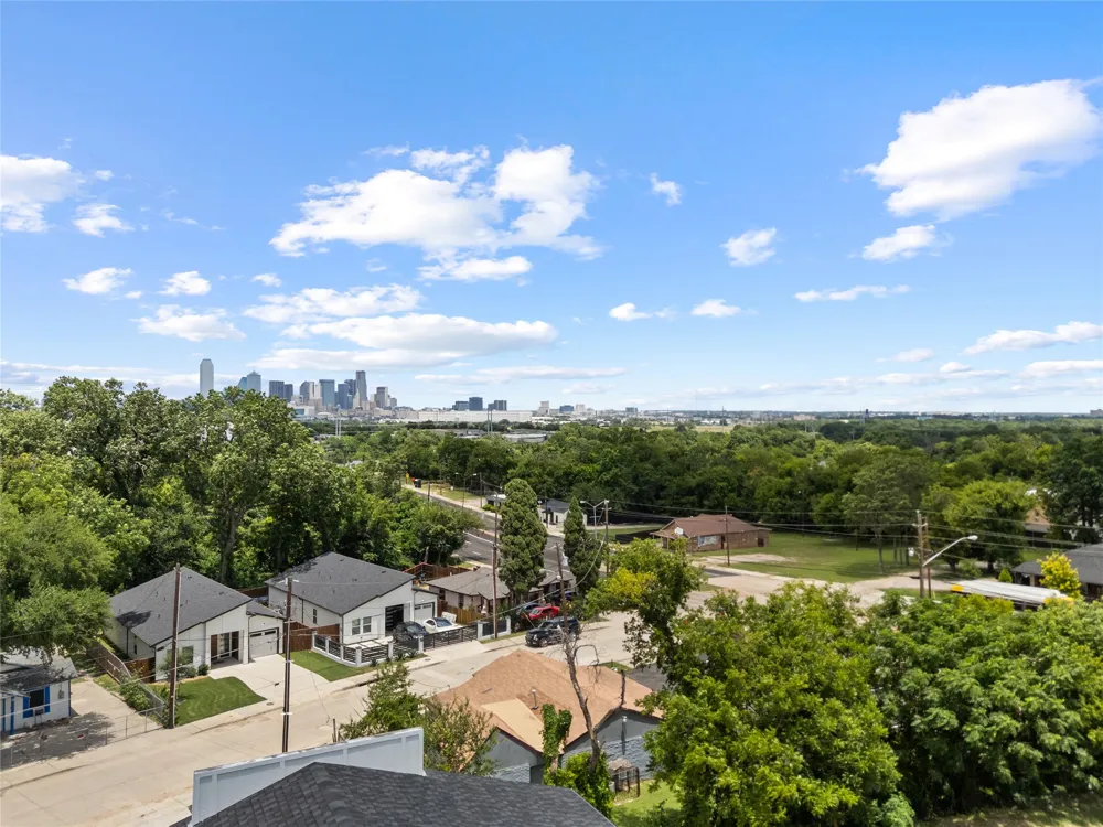 520 Woodbine Avenue Dallas, TX 75203