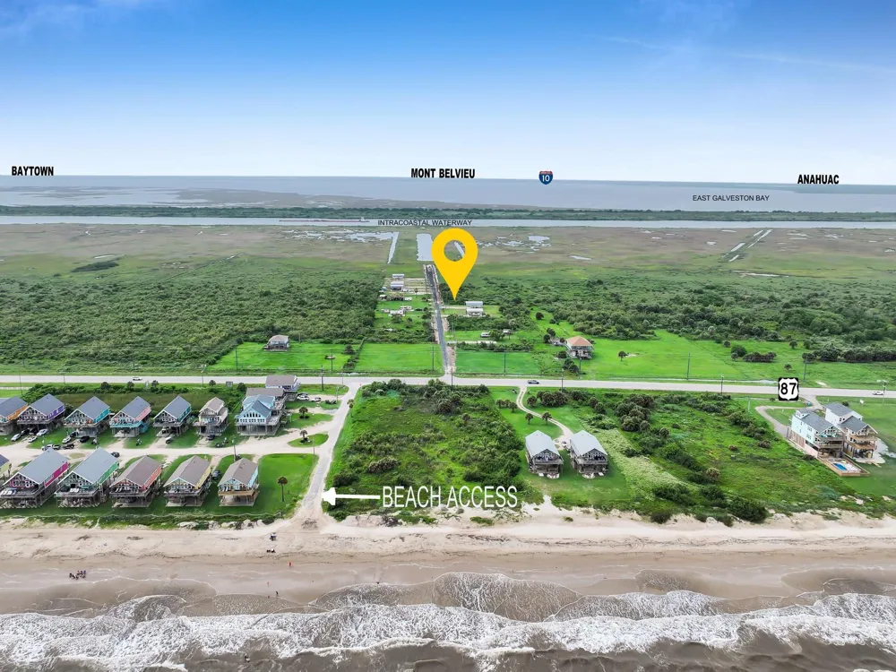 1054 Canal Gilchrist, TX 77617