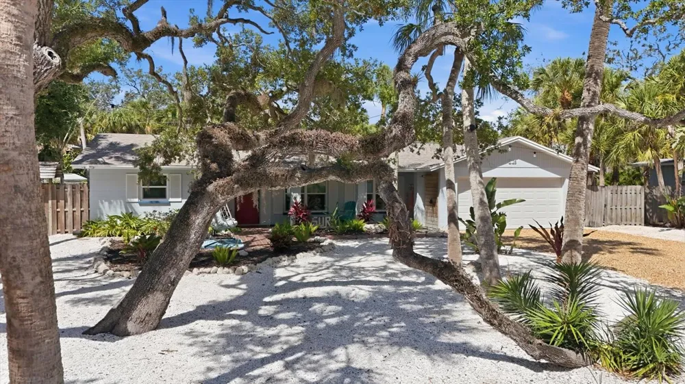 5128 OXFORD DRIVE Sarasota, FL 34242