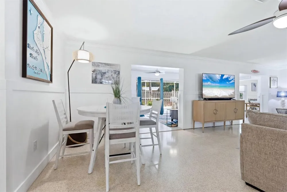 5128 OXFORD DRIVE Sarasota, FL 34242