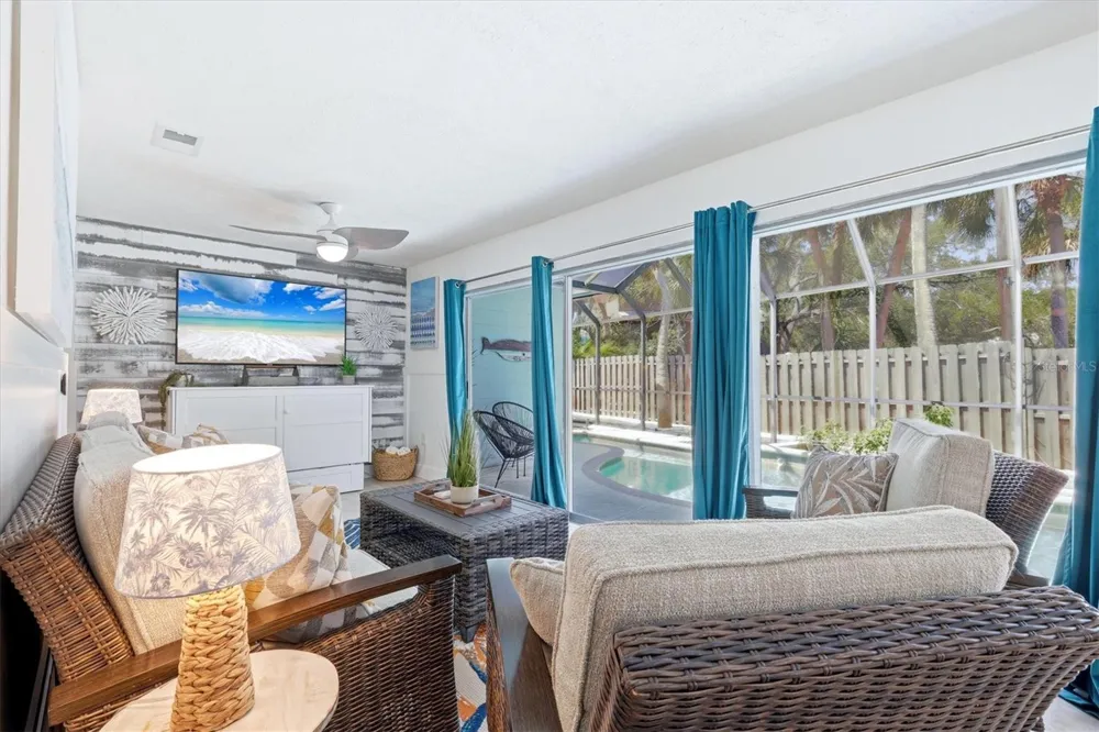 5128 OXFORD DRIVE Sarasota, FL 34242