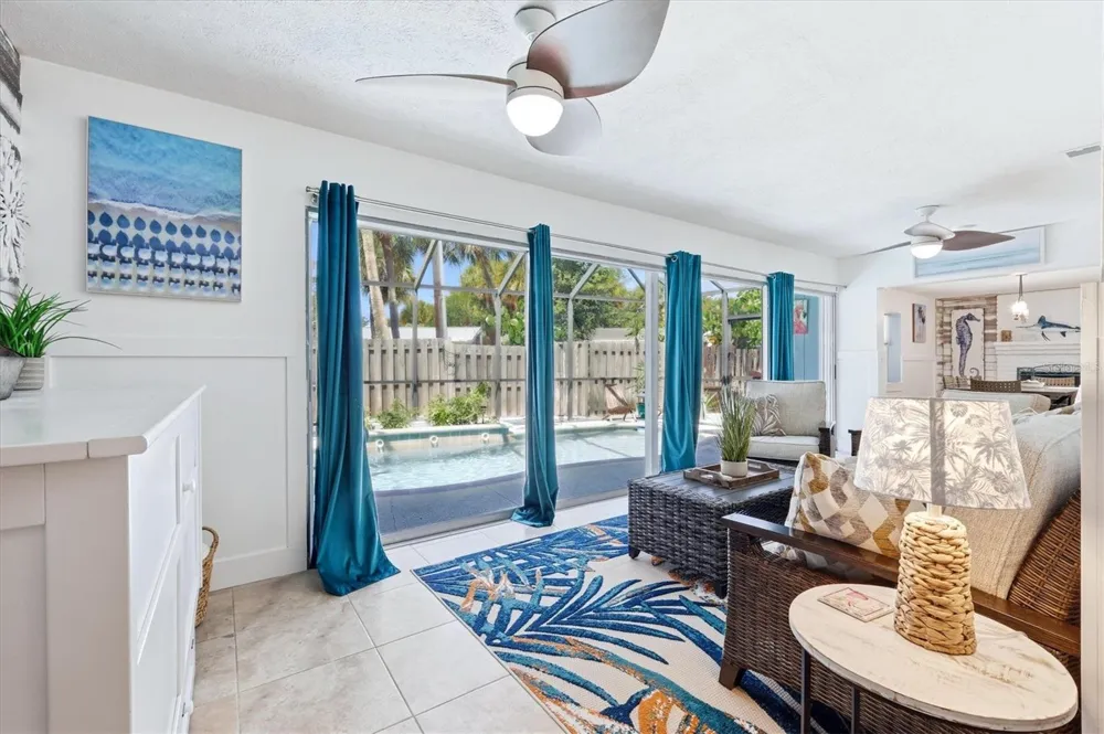 5128 OXFORD DRIVE Sarasota, FL 34242