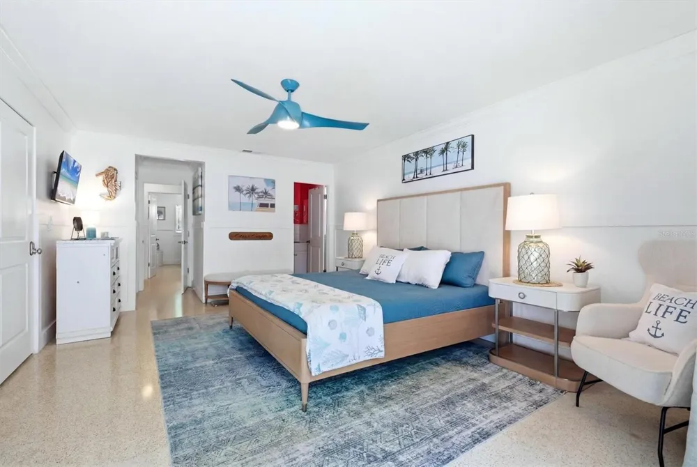 5128 OXFORD DRIVE Sarasota, FL 34242