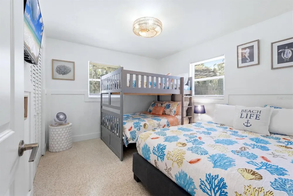 5128 OXFORD DRIVE Sarasota, FL 34242