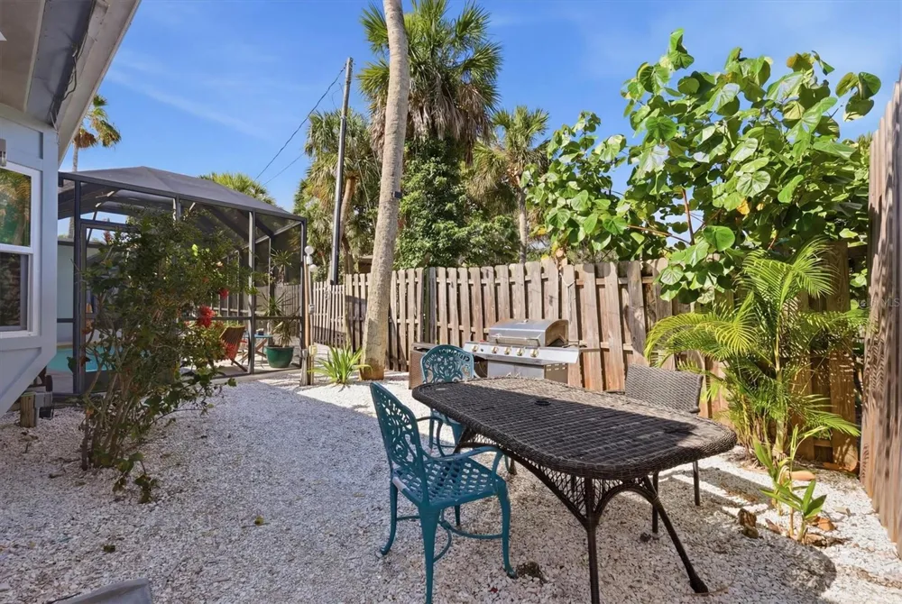 5128 OXFORD DRIVE Sarasota, FL 34242