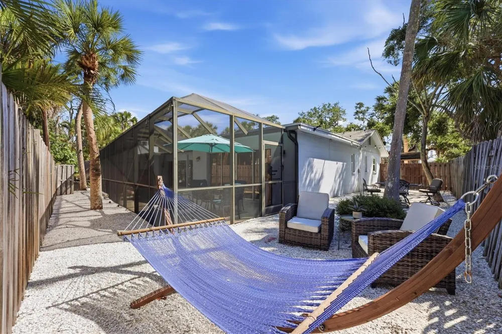 5128 OXFORD DRIVE Sarasota, FL 34242