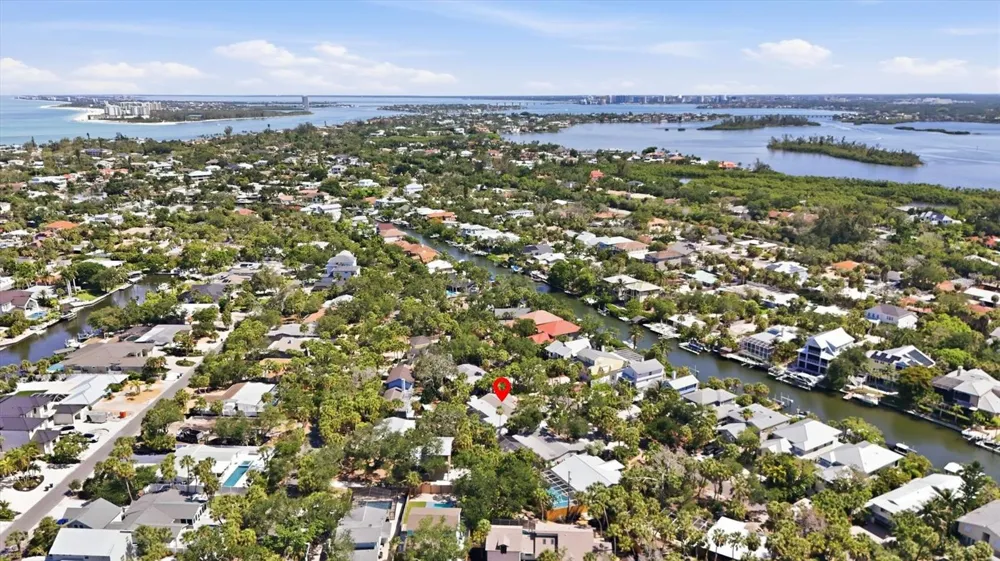 5128 OXFORD DRIVE Sarasota, FL 34242
