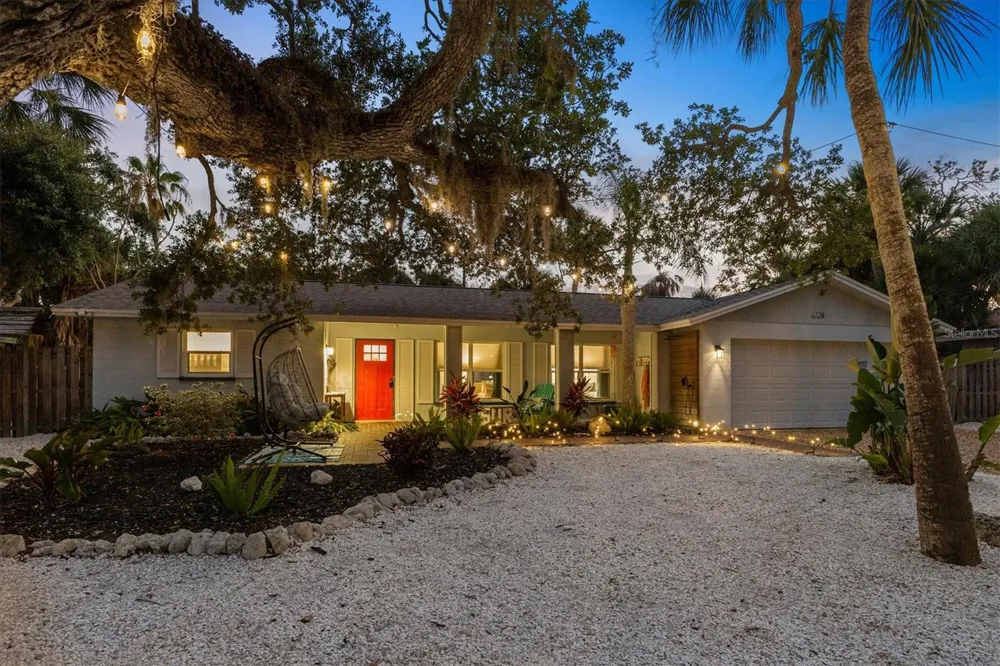 5128 OXFORD DRIVE Sarasota, FL 34242