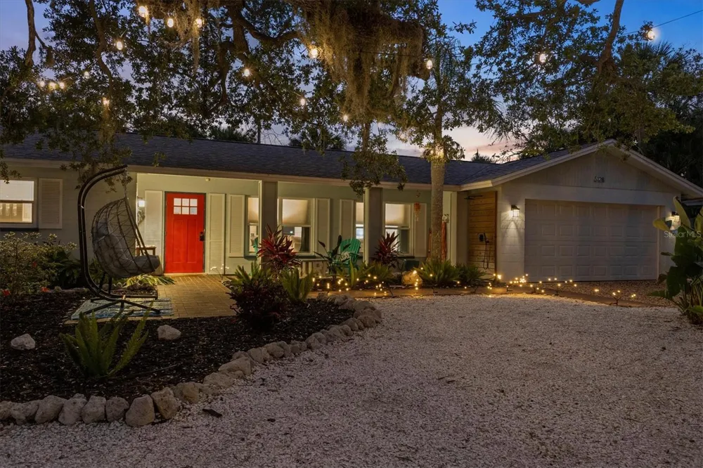 5128 OXFORD DRIVE Sarasota, FL 34242