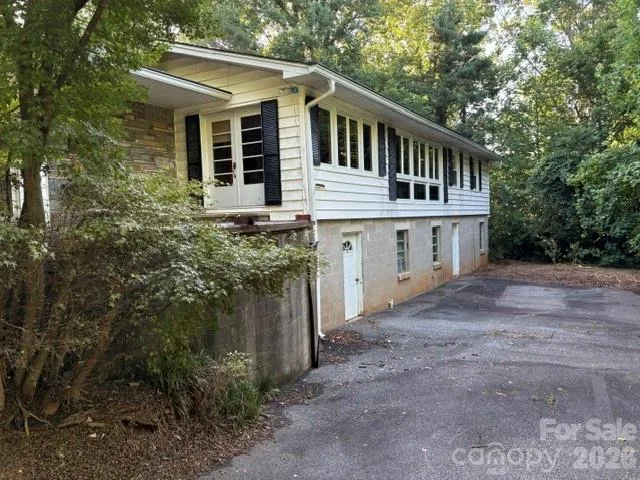 255 Glengarnock Road Tryon, NC 28782