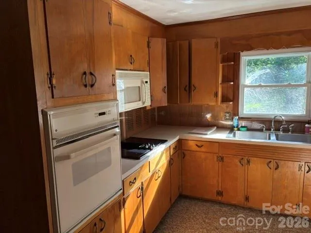 255 Glengarnock Road Tryon, NC 28782