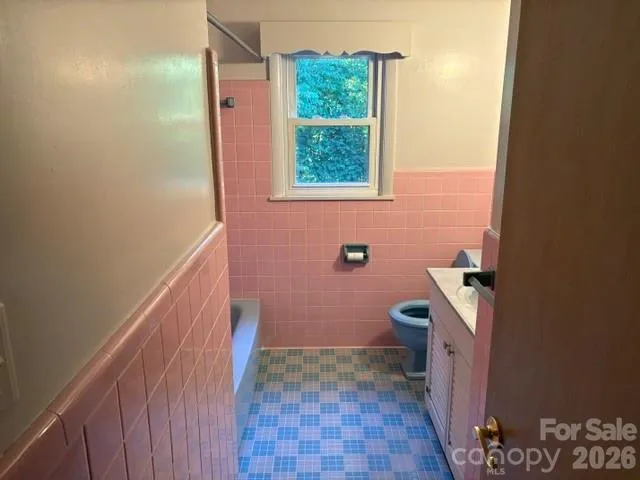 255 Glengarnock Road Tryon, NC 28782