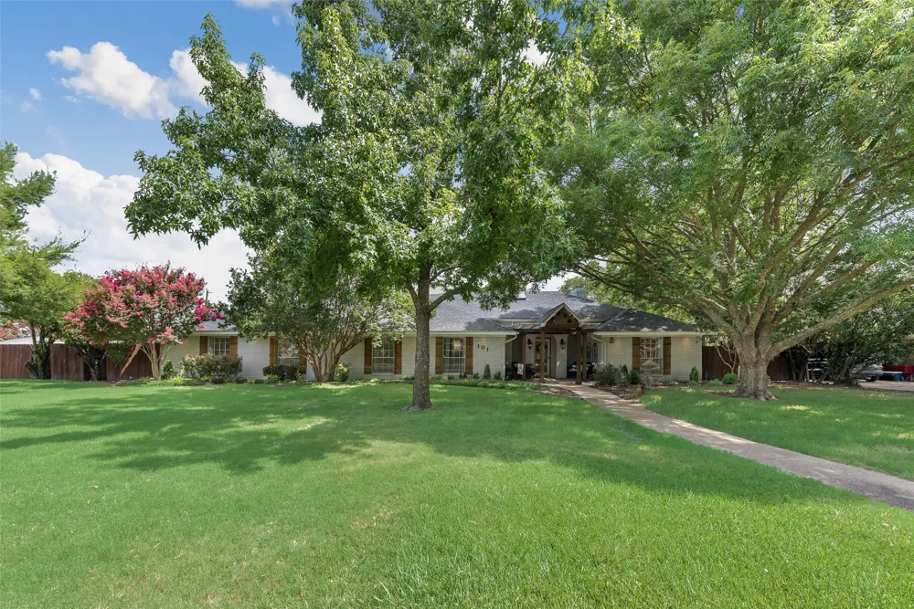 101 Greenway Street Sunnyvale, TX 75182