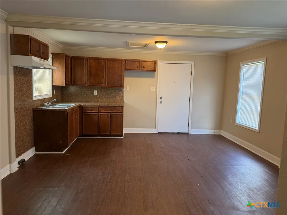 801 E Park Avenue Victoria, TX 77901