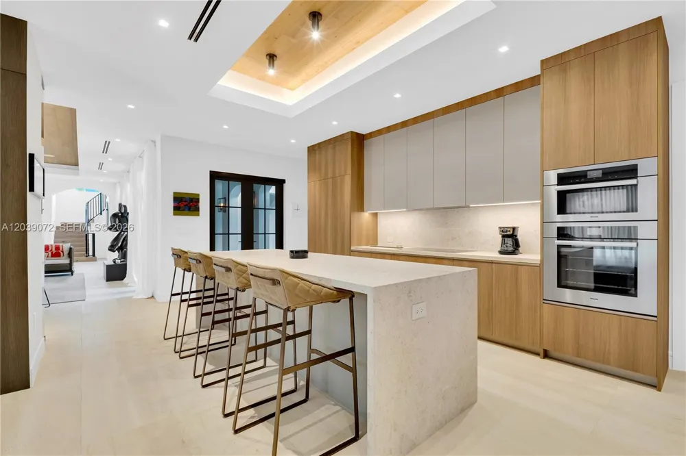 5111 Alhambra Cir Coral Gables, FL 33146