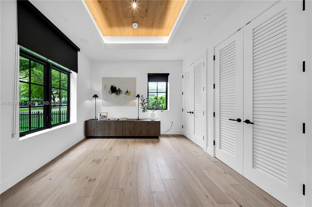 5111 Alhambra Cir Coral Gables, FL 33146