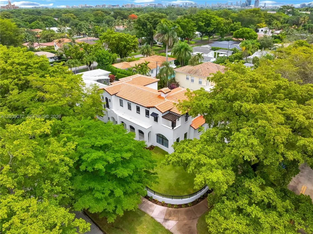 5111 Alhambra Cir Coral Gables, FL 33146