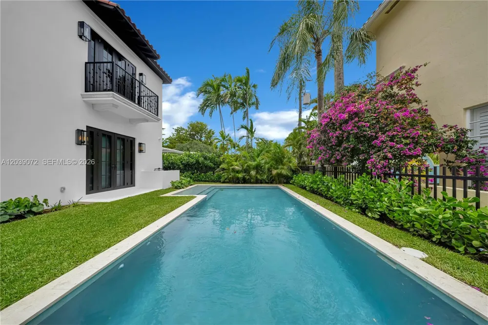 5111 Alhambra Cir Coral Gables, FL 33146