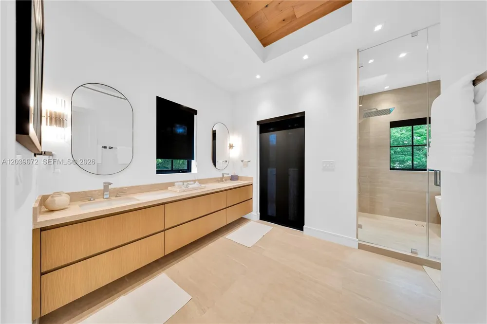 5111 Alhambra Cir Coral Gables, FL 33146