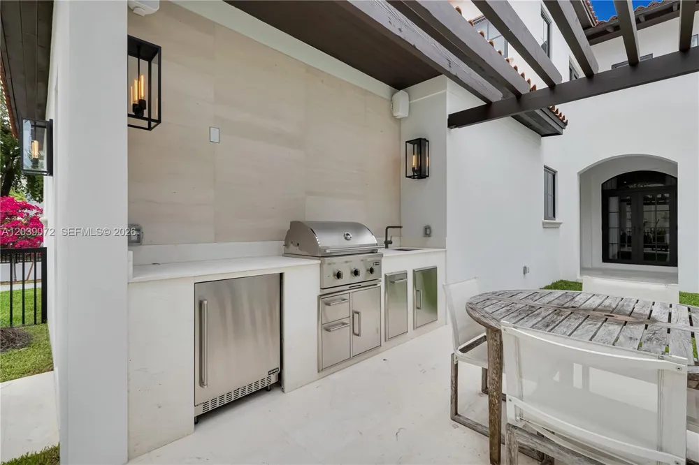 5111 Alhambra Cir Coral Gables, FL 33146