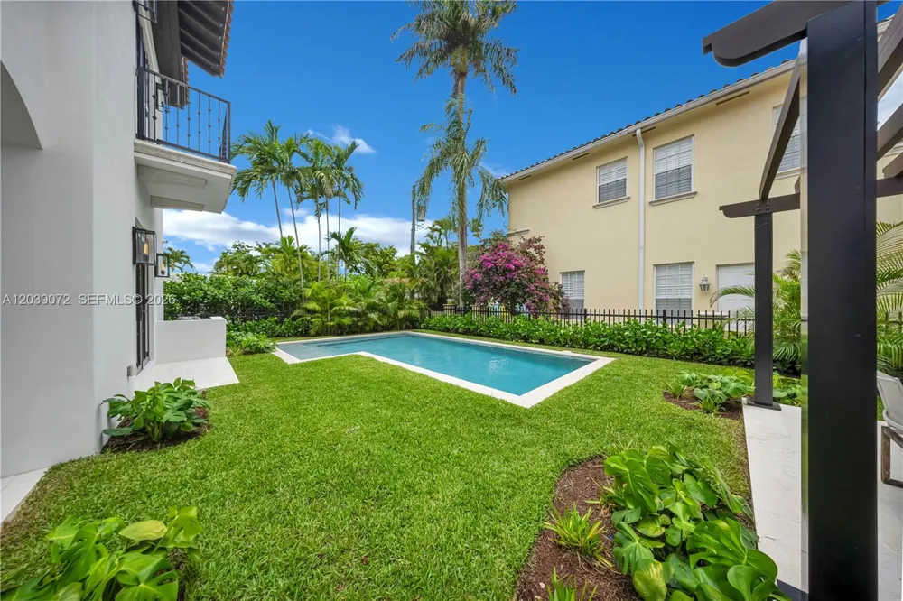 5111 Alhambra Cir Coral Gables, FL 33146
