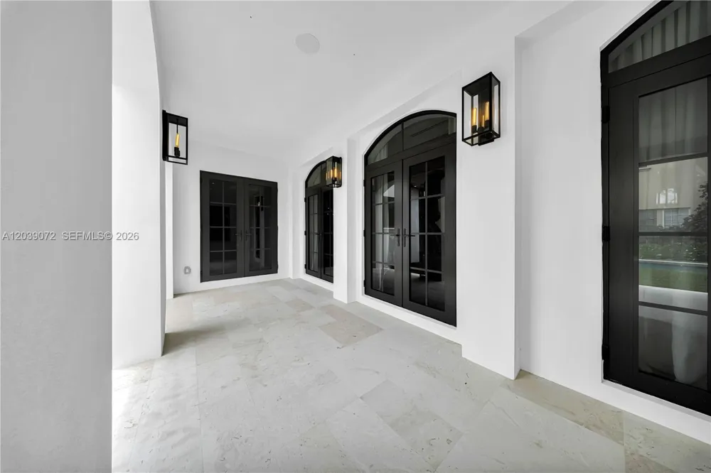 5111 Alhambra Cir Coral Gables, FL 33146