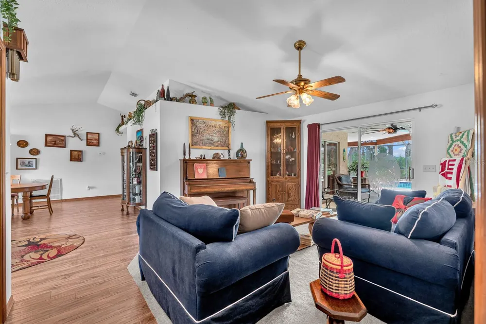 621 PENN NATIONAL ROAD Seffner, FL 33584