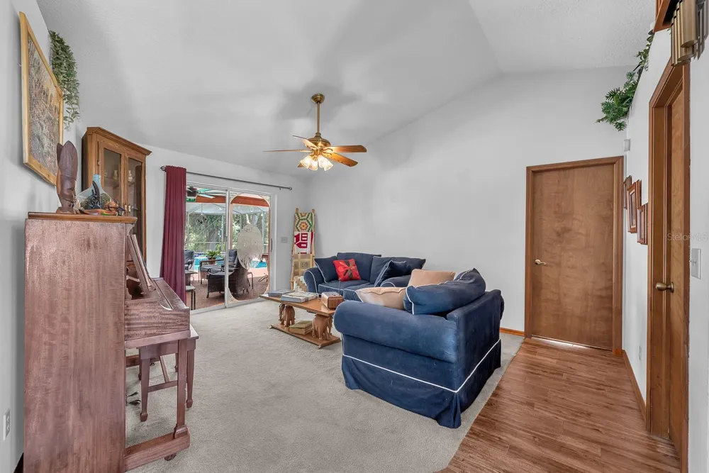 621 PENN NATIONAL ROAD Seffner, FL 33584