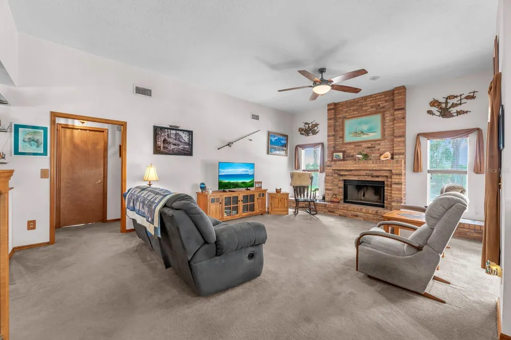 621 PENN NATIONAL ROAD Seffner, FL 33584