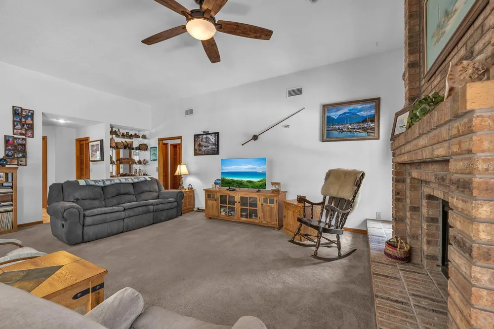 621 PENN NATIONAL ROAD Seffner, FL 33584