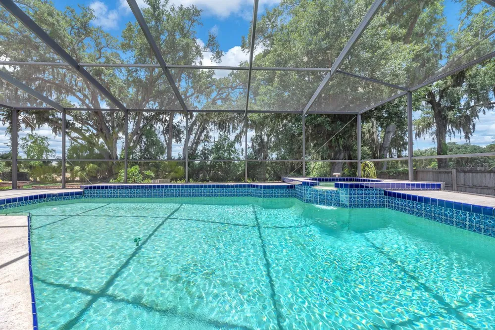 621 PENN NATIONAL ROAD Seffner, FL 33584