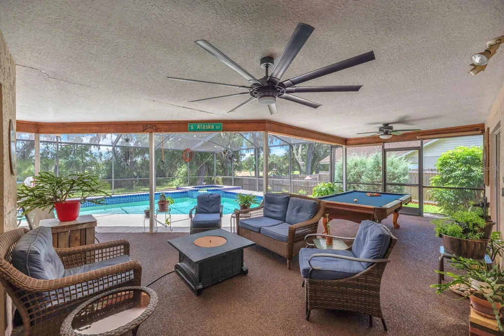 621 PENN NATIONAL ROAD Seffner, FL 33584