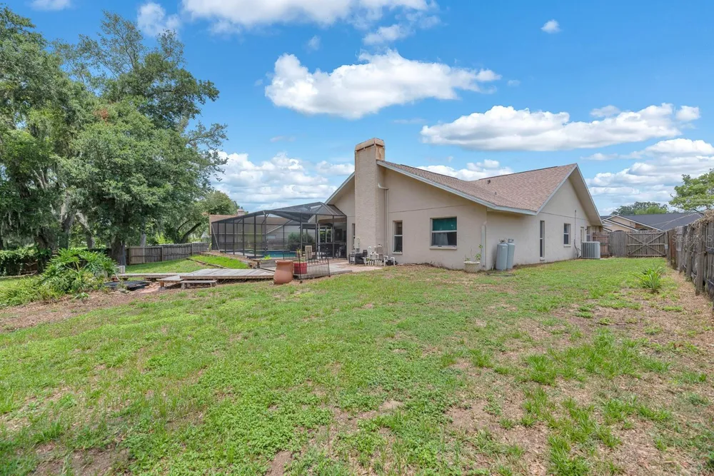 621 PENN NATIONAL ROAD Seffner, FL 33584