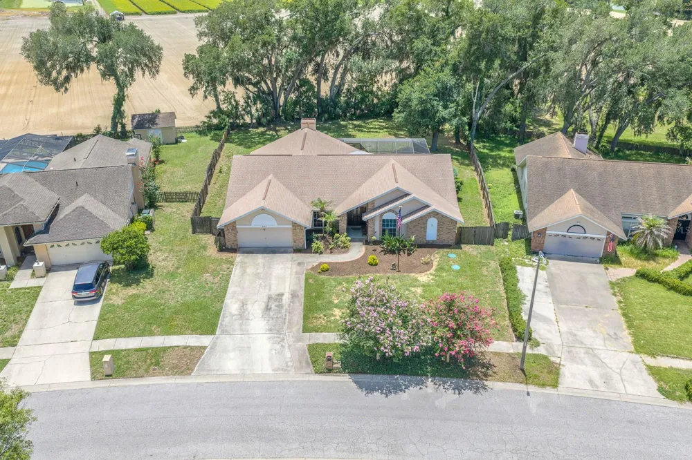 621 PENN NATIONAL ROAD Seffner, FL 33584