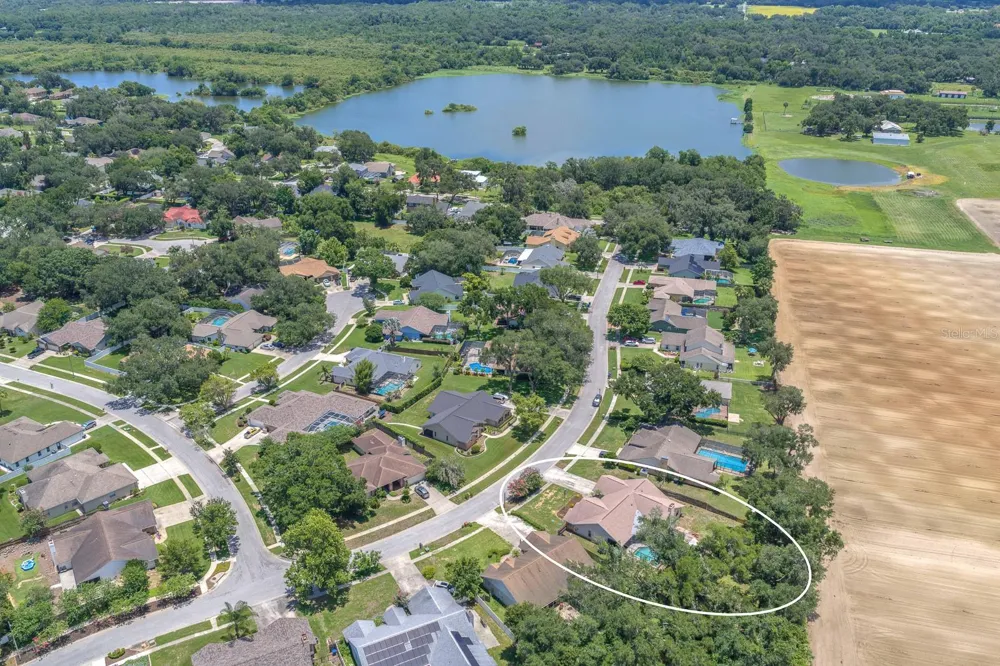 621 PENN NATIONAL ROAD Seffner, FL 33584