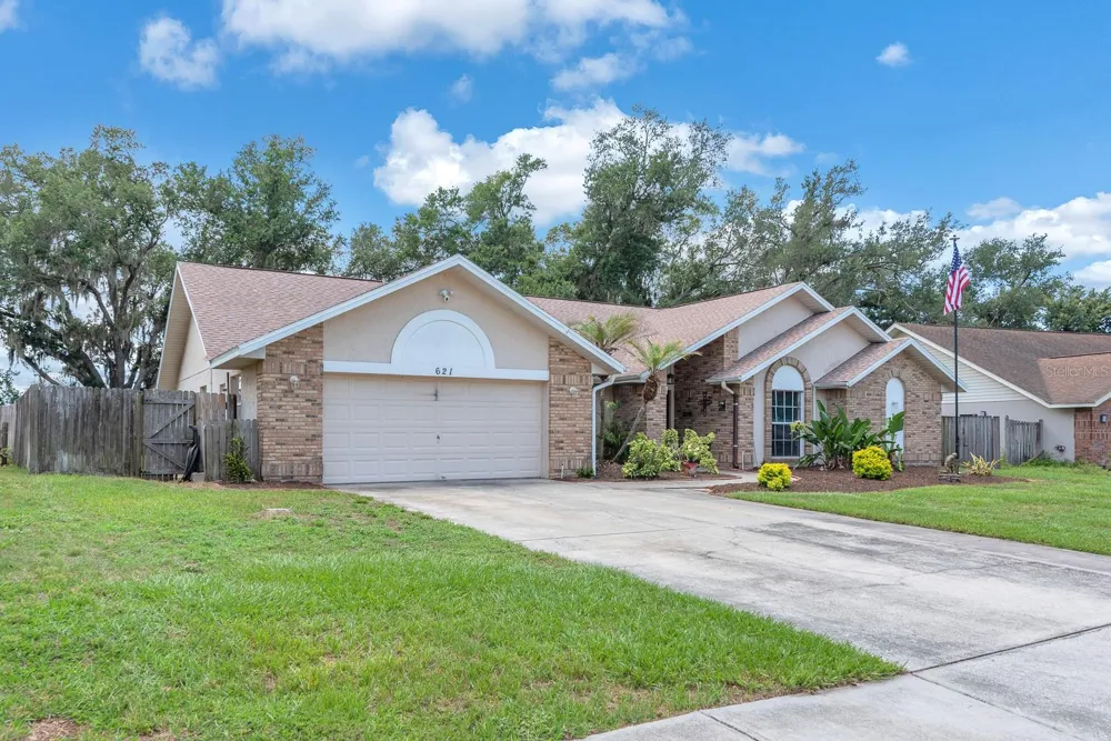 621 PENN NATIONAL ROAD Seffner, FL 33584