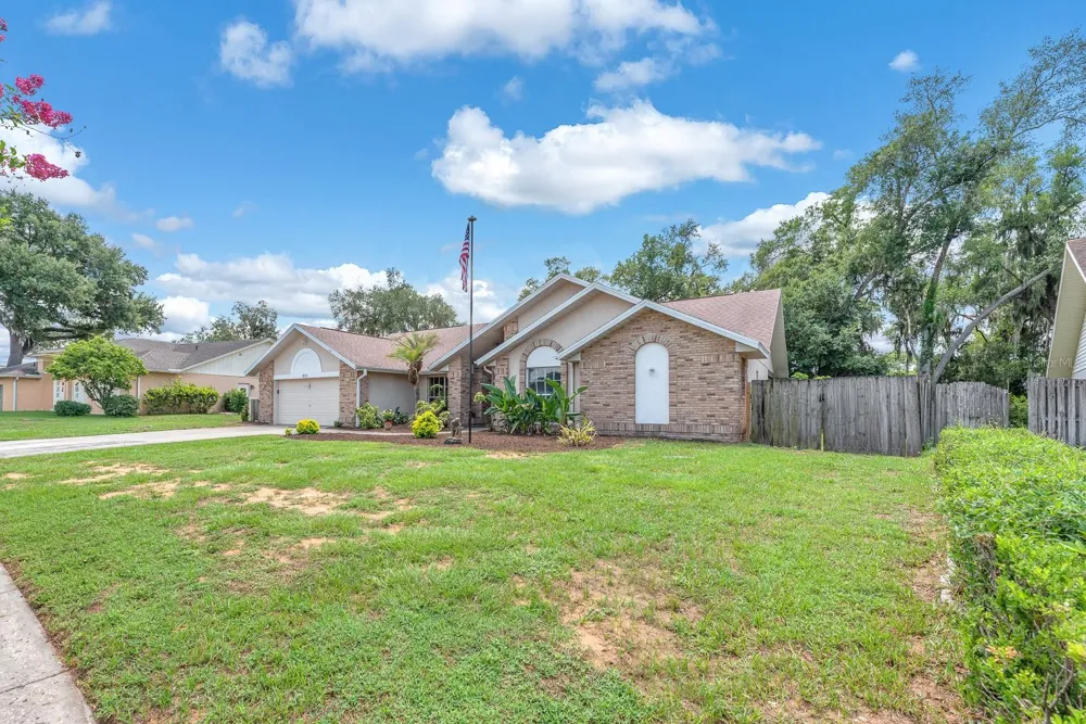 621 PENN NATIONAL ROAD Seffner, FL 33584