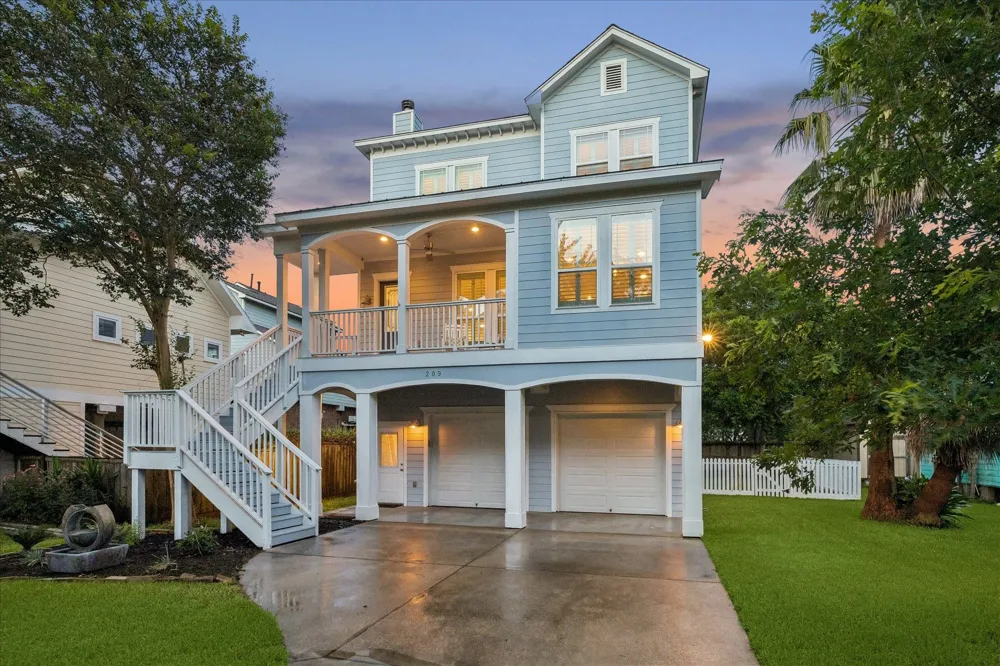 209 Queen Road Clear Lake Shores, TX 77565