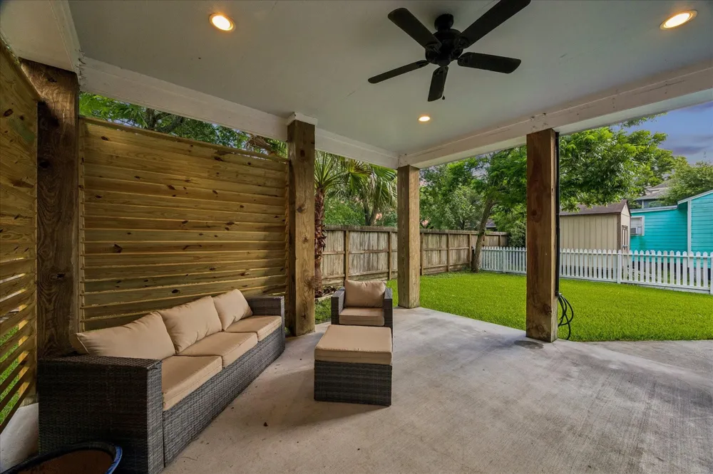 209 Queen Road Clear Lake Shores, TX 77565